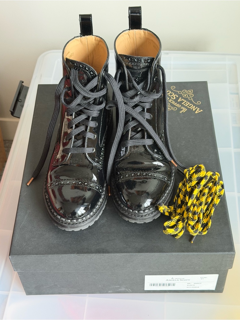 Office of Angela Scott Mr. Hardy sz 37